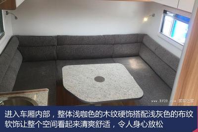 售價(jià)8.8萬輕松睡5人，科斯“跟屁蟲”拖掛房車 LED與太陽能板加持的移動(dòng)之家